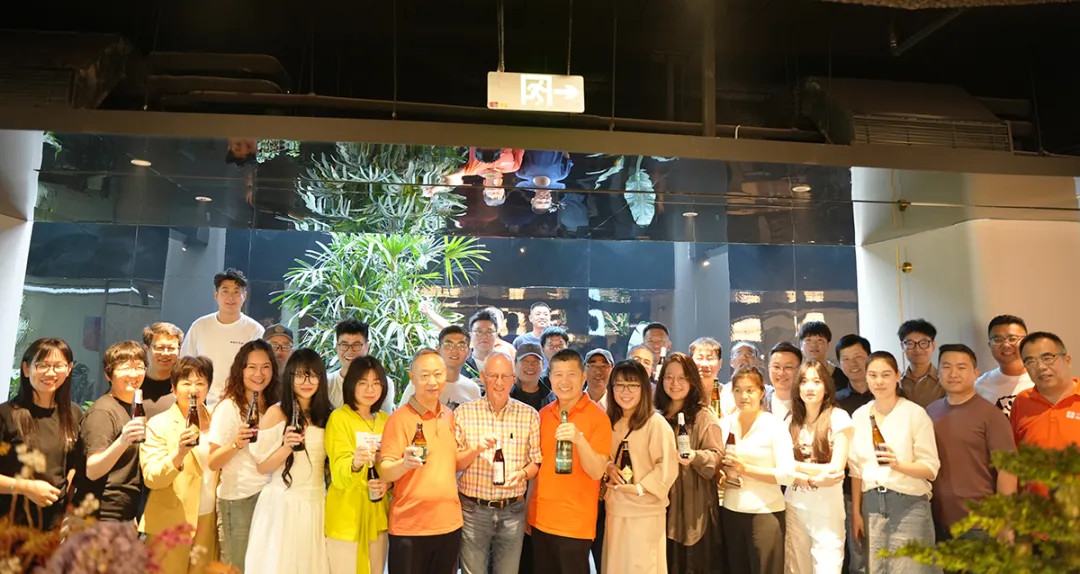 4熊猫体育(中国)官方网站-聚会.jpg